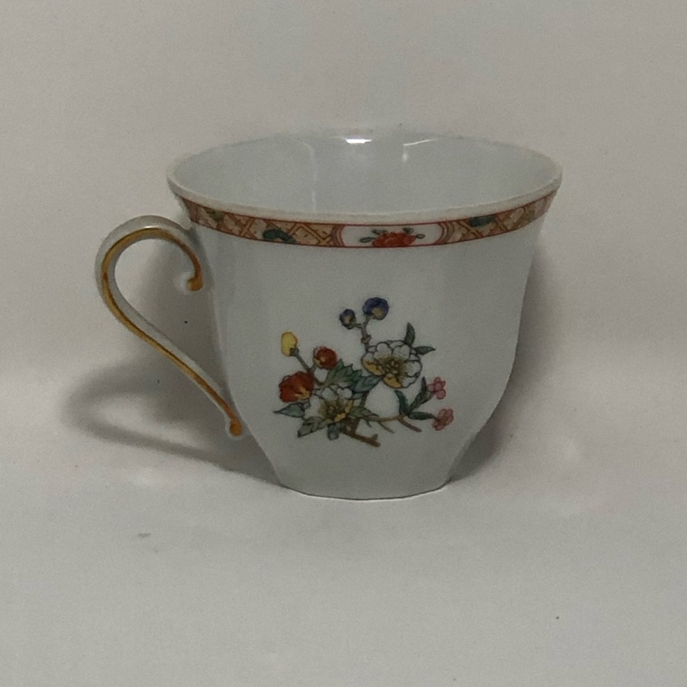 Bernardaud Limoges France Hong Kong Tea Cup